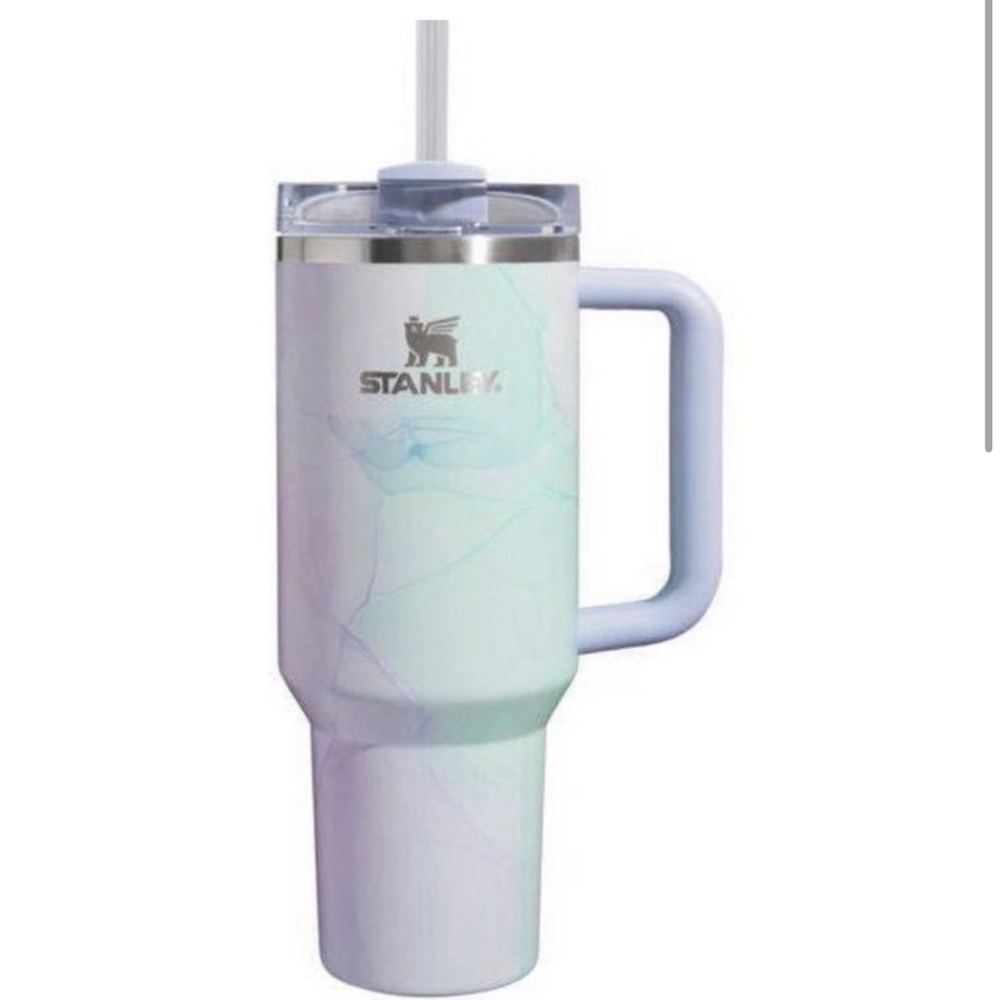 Stanley Watercolor Dusk Purple 40 oz Tumbler
Water Cup Quencher H2.0 FlowState - Picture 2 of 9